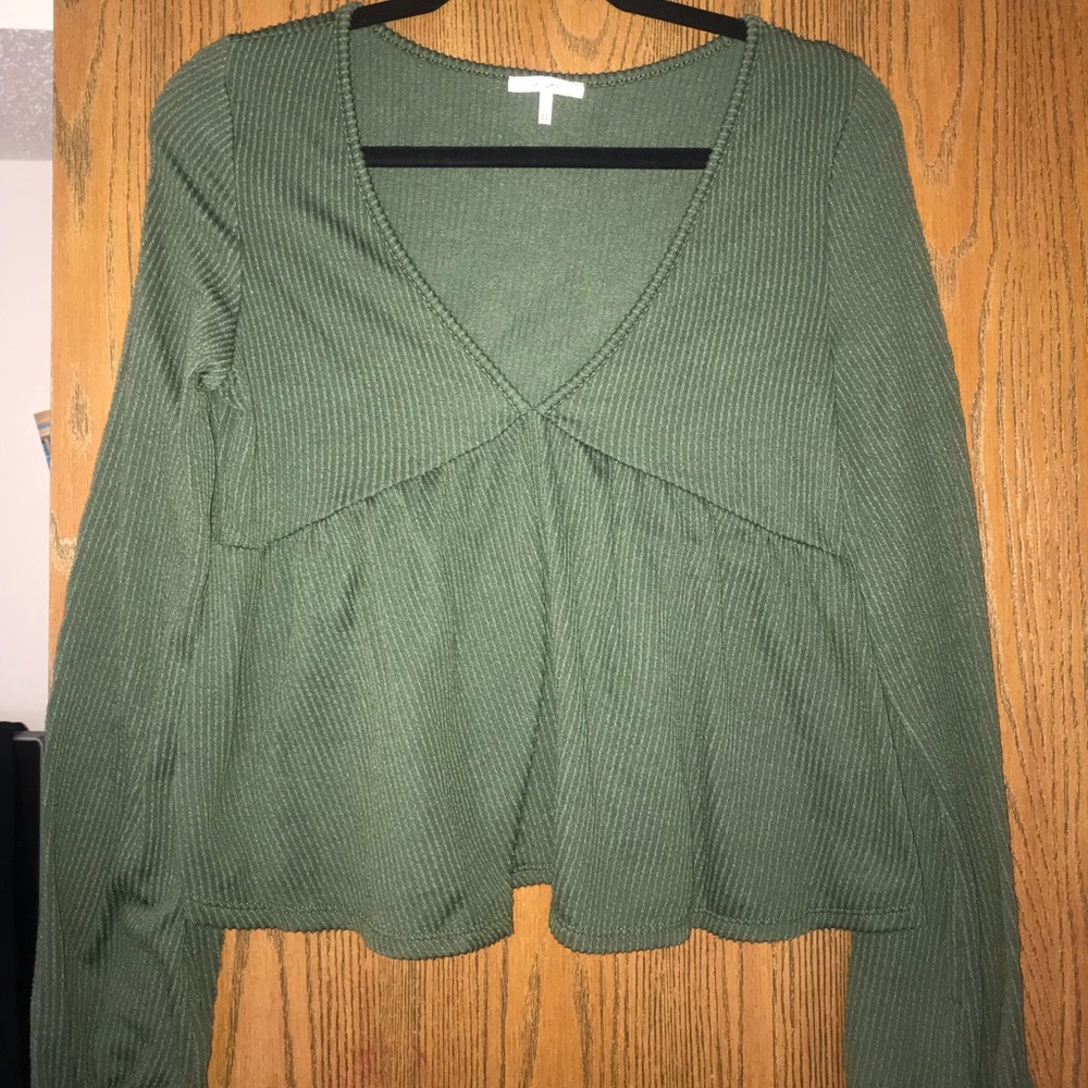 Francesca’s Long Sleeve V Neck